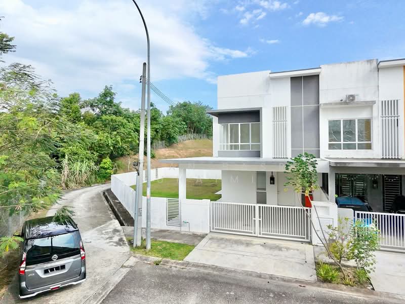 2-storey Terraced House for Sale in Bandar Sri Sendayan (Negeri Sembilan) - Hassan Basri Suhaimi - Exterior - PropertyGuru.com.my