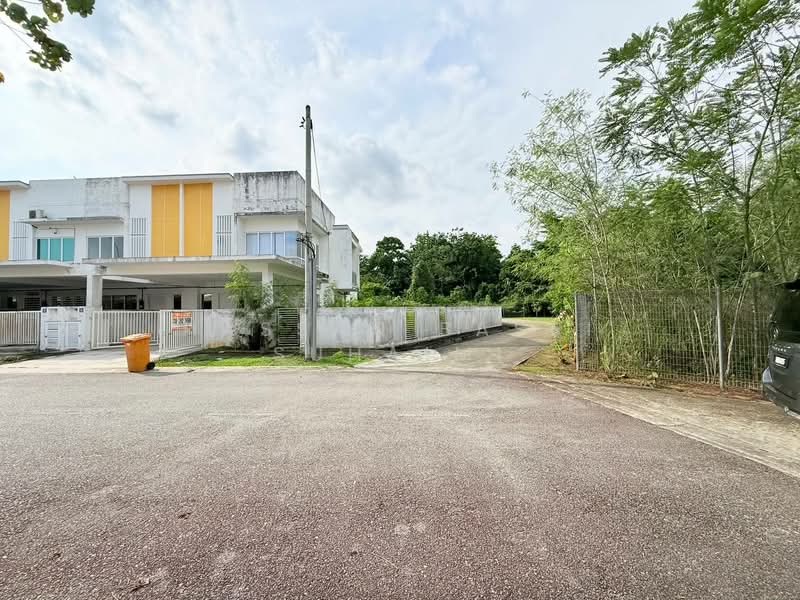 2-storey Terraced House for Sale in Bandar Sri Sendayan (Negeri Sembilan) - Hassan Basri Suhaimi - Exterior - PropertyGuru.com.my