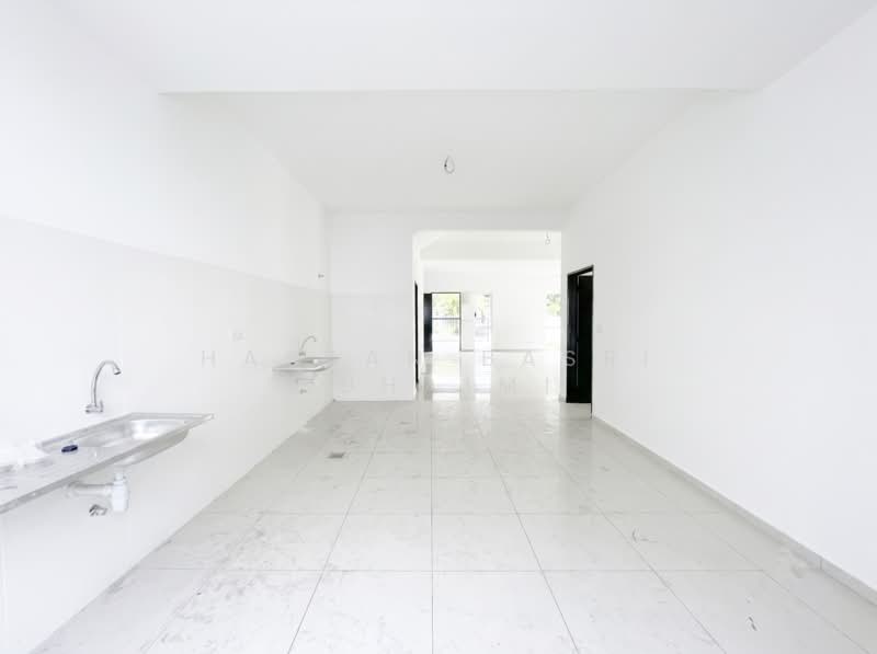 2-storey Terraced House for Sale in Bandar Sri Sendayan (Negeri Sembilan) - Hassan Basri Suhaimi - Interior - PropertyGuru.com.my