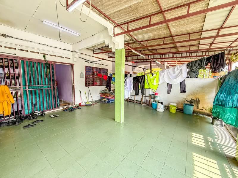 1-storey Terraced House for Sale in Taman Jaya Utama (Telok Panglima Garang) - Izzah Alias - Exterior - PropertyGuru.com.my