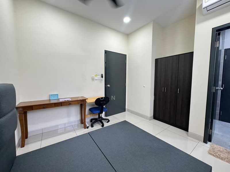 2-storey Terraced House for Sale in Taman Glenmarie (Johor Bahru) - Jason Sim - Bedroom - PropertyGuru.com.my