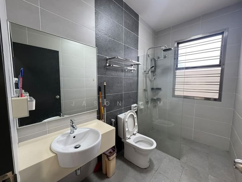 Rumah Teres 2 Tingkat untuk Disewa di Taman Glenmarie (Johor Bahru) - Jason Sim - Bathroom - PropertyGuru.com.my