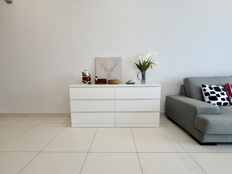 Condominium for Sale at D'Suites Akasia Horizon @ Horizon Hills - Jacelyn Lim - Living Room - PropertyGuru.com.my
