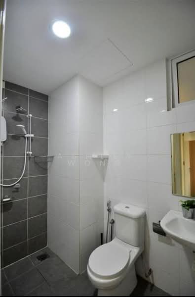 Servis Apartment untuk Disewa di De Centrum Residences - Ashley Wong - Bathroom - PropertyGuru.com.my