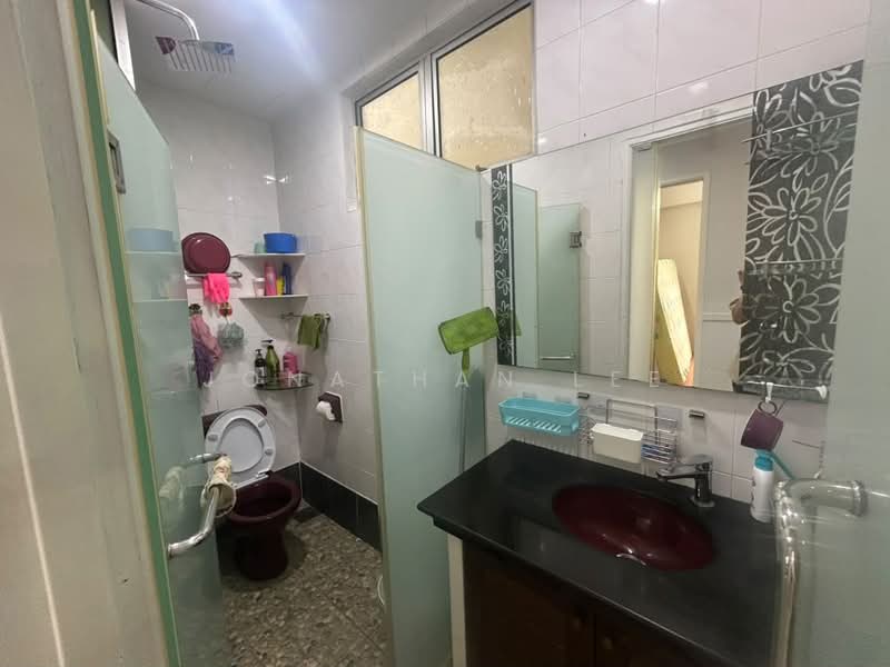 Residential Land for Sale in Pulau Pinang (Jelutong) - Jonathan Lee - Bathroom - PropertyGuru.com.my