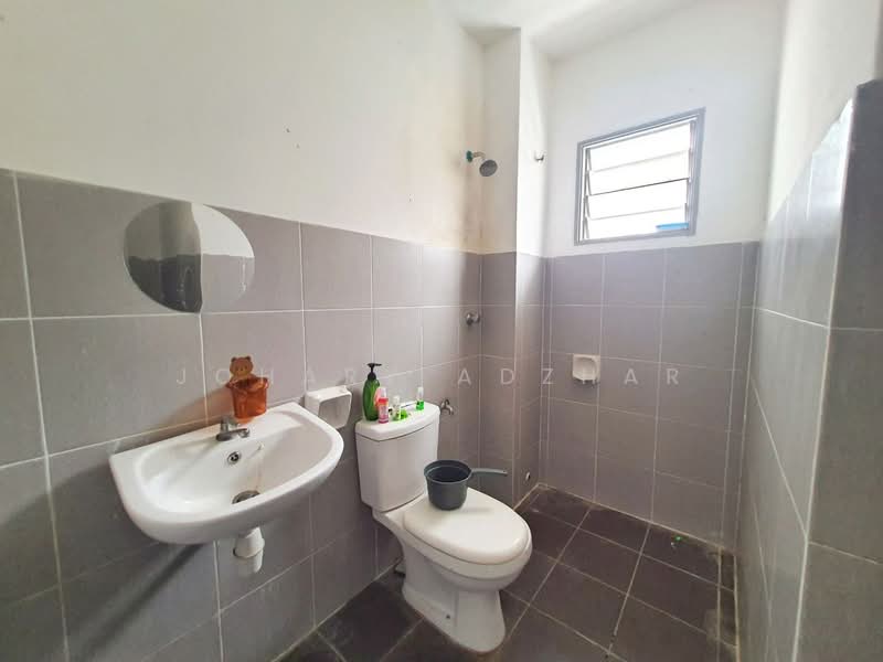 2-storey Terraced House for Sale in Saujana Utama (Selangor) - Johary Adzhar - Bathroom - PropertyGuru.com.my