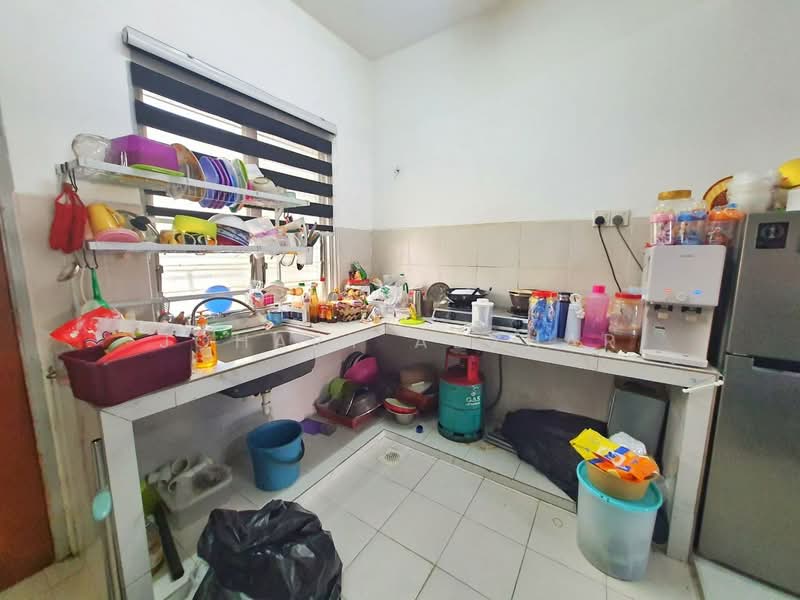 2-storey Terraced House for Sale in Saujana Utama (Selangor) - Johary Adzhar - Kitchen - PropertyGuru.com.my