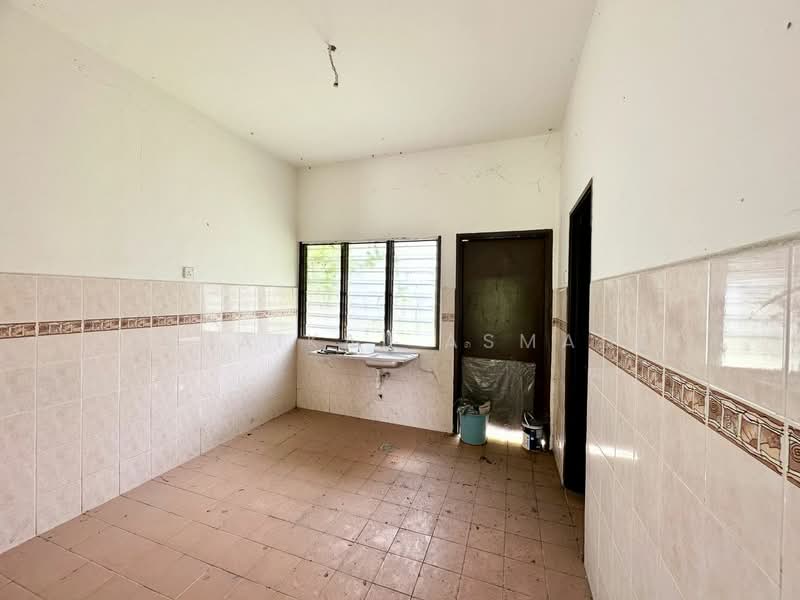 2-storey Terraced House for Sale in Alam Perdana (Puncak Alam) - Zulhaikal Asmadee - Kitchen - PropertyGuru.com.my