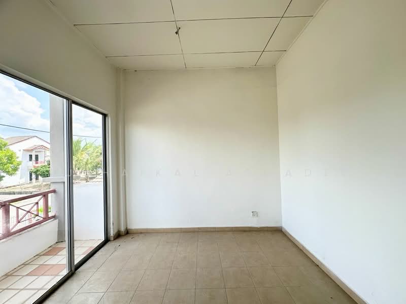 2-storey Terraced House for Sale in Alam Perdana (Puncak Alam) - Zulhaikal Asmadee - Balcony - PropertyGuru.com.my