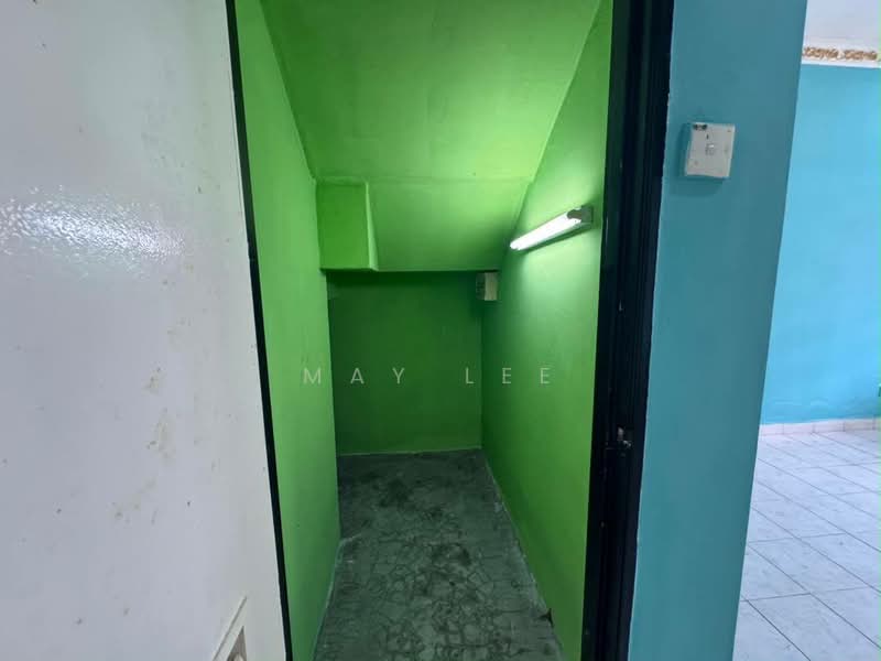 2-storey Terraced House for Sale in Bandar Seri Alam (Masai) - May Lee - Entrance - PropertyGuru.com.my