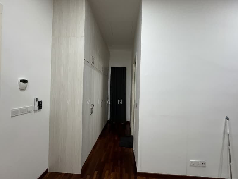 Rumah Berkembar untuk Dijual di Setia Utama (Setia Alam) - Vivian Tew - Corridor - PropertyGuru.com.my