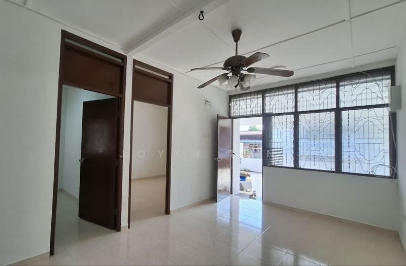 1-storey Terraced House for Rent in Taman Sri Skudai (Skudai) - Joyce Tan - Living Room - PropertyGuru.com.my