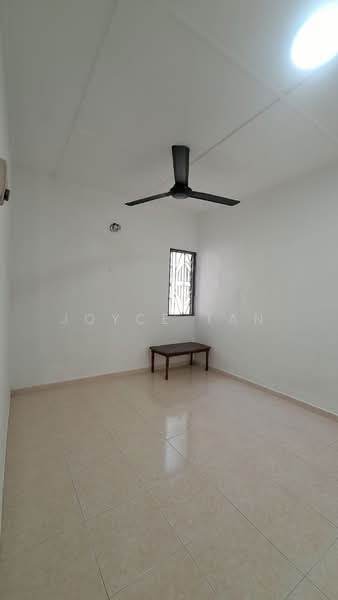 1-storey Terraced House for Rent in Taman Sri Skudai (Skudai) - Joyce Tan - Bedroom - PropertyGuru.com.my