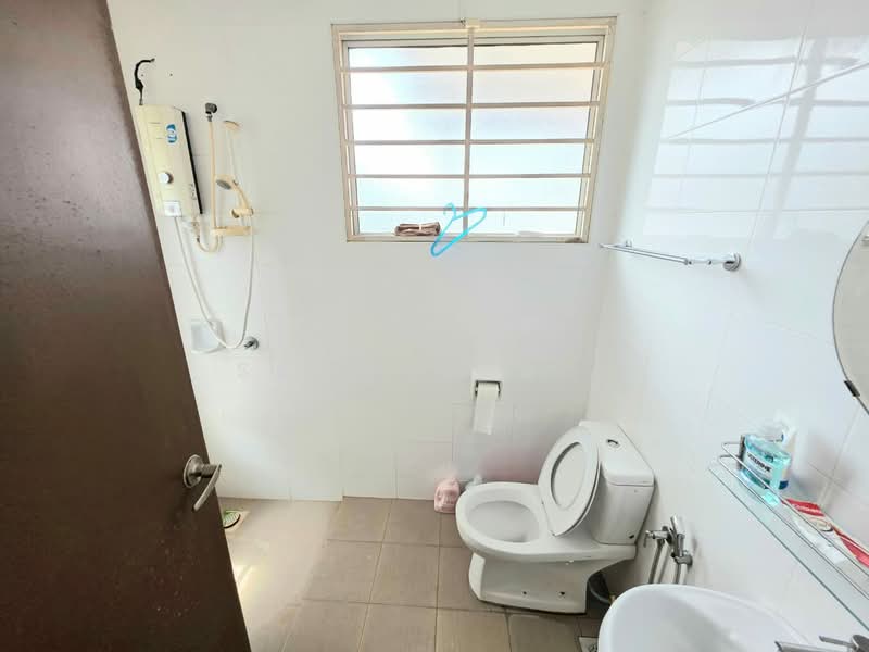 Semi-Detached House for Sale in Anggun (Rawang) - Samson Lee - Bathroom - PropertyGuru.com.my