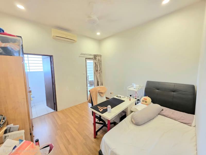 Semi-Detached House for Sale in Anggun (Rawang) - Samson Lee - Bedroom - PropertyGuru.com.my