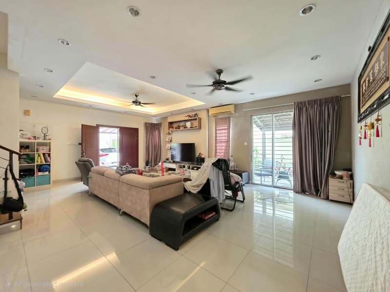 Semi-Detached House for Sale in Anggun (Rawang) - Samson Lee - Living Room - PropertyGuru.com.my