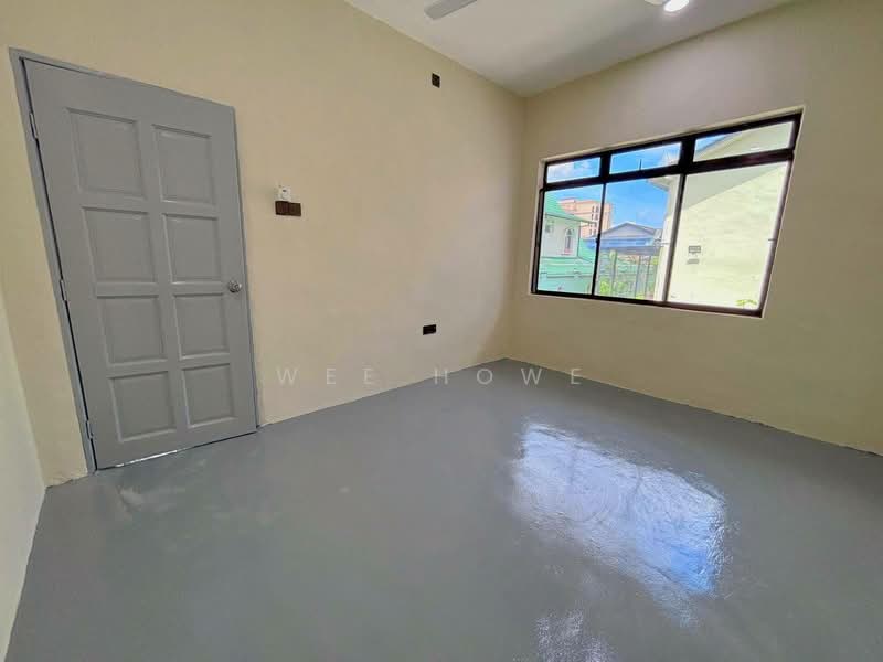 Semi-Detached House for Sale in Taman Pelangi (Johor Bahru) - Wee Howe - PropertyGuru.com.my