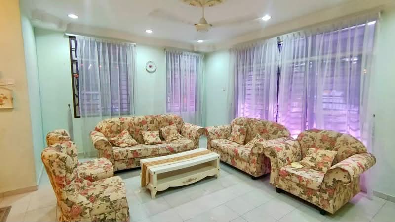 Rumah Teres 2 Tingkat untuk Dijual di Taman Setia Indah (Tebrau) - KK Koh - Living Room - PropertyGuru.com.my