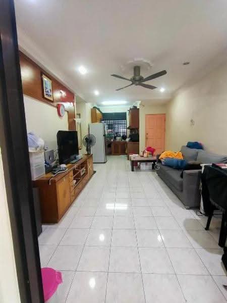Pangsapuri untuk Dijual di Pangsapuri Sri Abadi - Rex Tung - Living Room - PropertyGuru.com.my