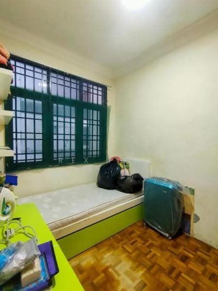 Pangsapuri untuk Dijual di Pangsapuri Sri Abadi - Rex Tung - Bedroom - PropertyGuru.com.my