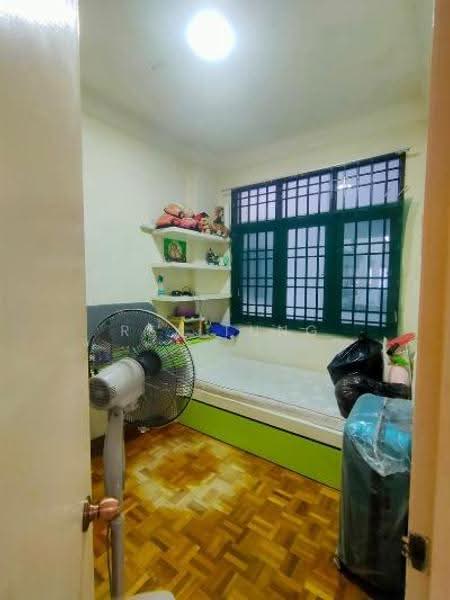 Pangsapuri untuk Dijual di Pangsapuri Sri Abadi - Rex Tung - Bedroom - PropertyGuru.com.my