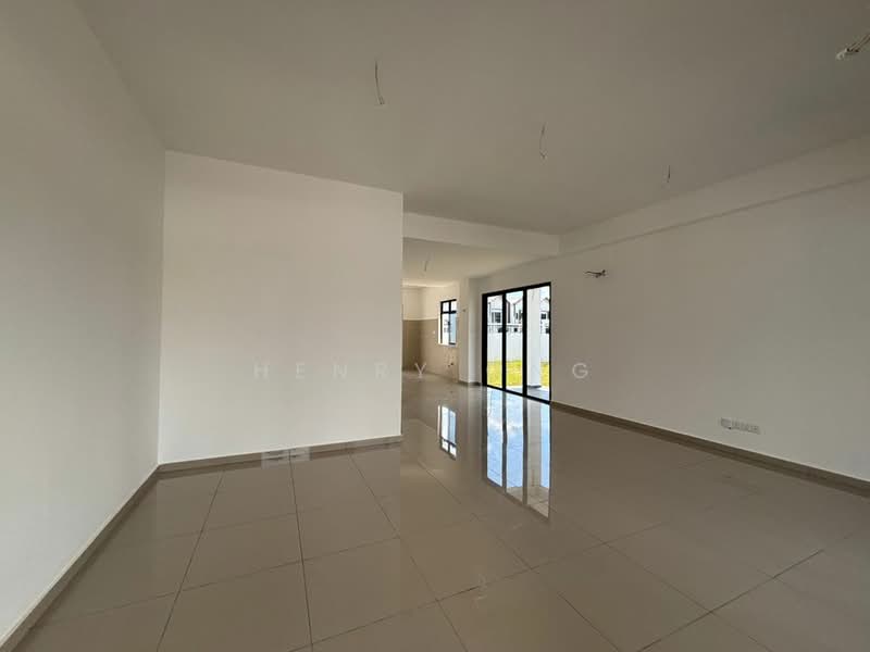 Rumah Teres 2-Tingkat untuk Dijual di Bandar Dato Onn (Tebrau) - Henry Ong - Living Room - PropertyGuru.com.my