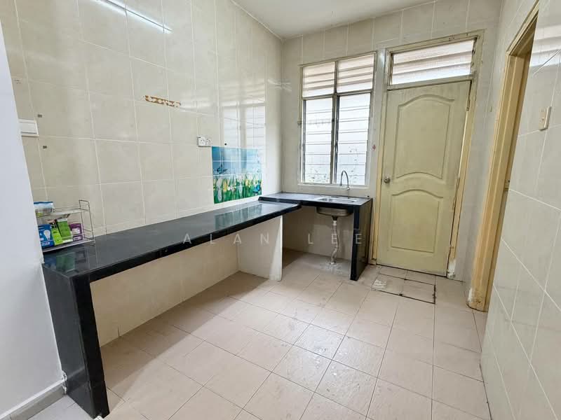 2-storey Terraced House for Sale in Johor Bahru (Johor) - Alan Lee - Kitchen - PropertyGuru.com.my
