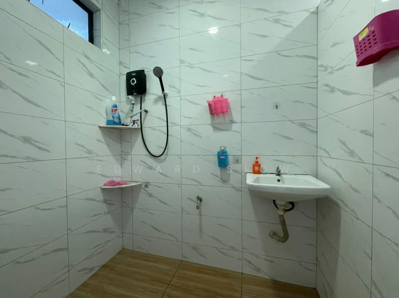 1-storey Terraced House for Rent in Skudai (Johor) - Edward Siow - Bathroom - PropertyGuru.com.my