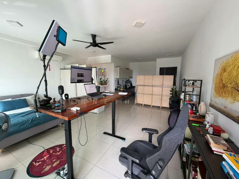 Servis Apartment untuk Dijual di Molek Regency - Kenneth Tan - Bedroom - PropertyGuru.com.my