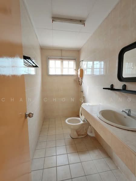 Rumah Berkembar untuk Dijual di Bandar Bukit Puchong (Puchong) - Chan Chong Liang - Bathroom - PropertyGuru.com.my