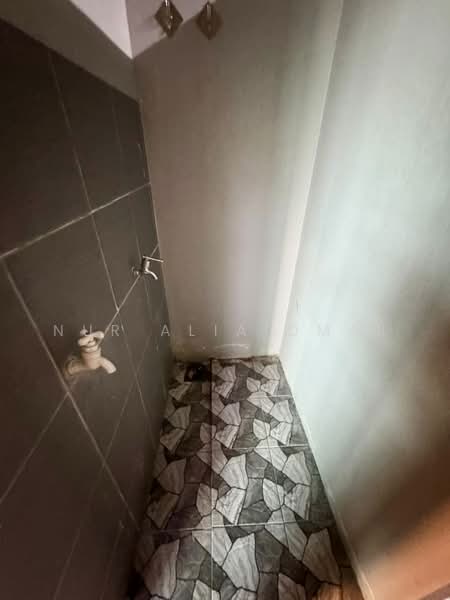 Factory for Sale in Bukit Jelutong (Shah Alam) - Nur Alia Omar - Bathroom - PropertyGuru.com.my