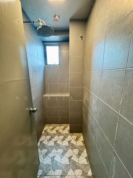 Factory for Sale in Bukit Jelutong (Shah Alam) - Nur Alia Omar - Bathroom - PropertyGuru.com.my