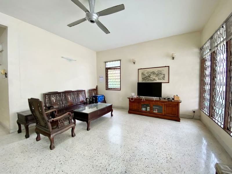 Rumah Berkembar untuk Dijual di Pantai Jerejak (Bayan Lepas) - Ping Koay - Living Room - PropertyGuru.com.my