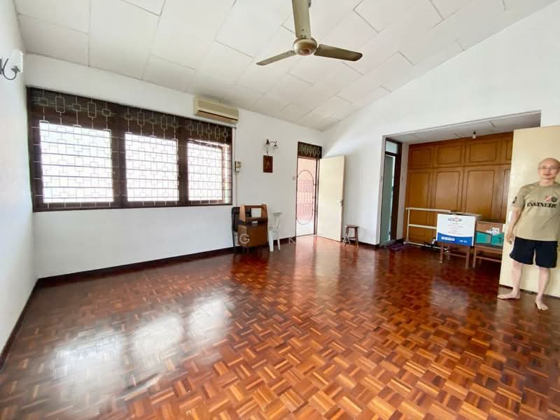 Rumah Berkembar untuk Dijual di Pantai Jerejak (Bayan Lepas) - Ping Koay - Living Room - PropertyGuru.com.my