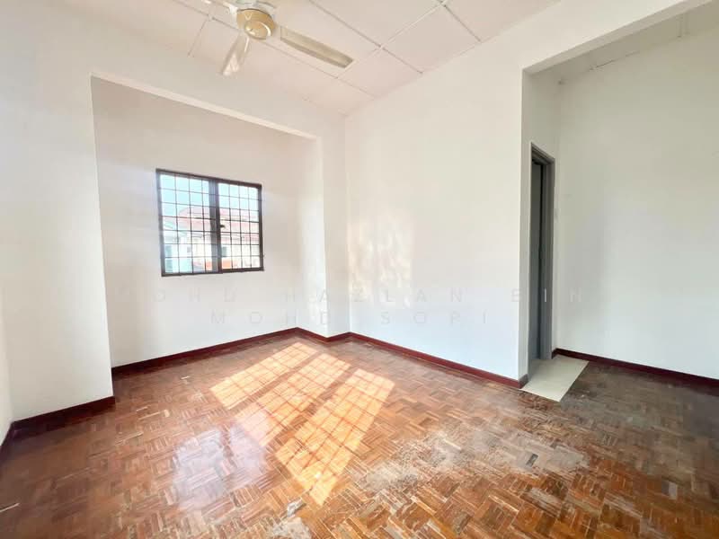 2-storey Terraced House for Sale in Saujana Utama (Selangor) - Mohd Hazlan bin Mohd Sopi - PropertyGuru.com.my