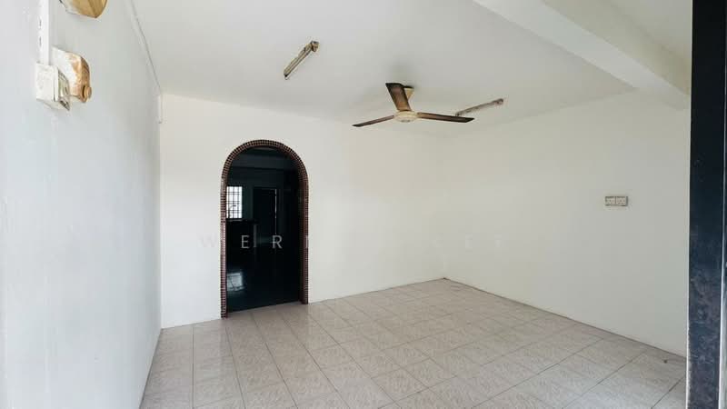 2-storey Terraced House for Sale in Bandar Baru Permas Jaya (Permas Jaya) - Werner Kee - Living Room - PropertyGuru.com.my