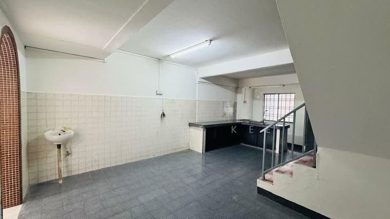 2-storey Terraced House for Sale in Bandar Baru Permas Jaya (Permas Jaya) - Werner Kee - Kitchen - PropertyGuru.com.my
