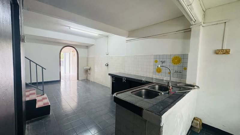 2-storey Terraced House for Sale in Bandar Baru Permas Jaya (Permas Jaya) - Werner Kee - Kitchen - PropertyGuru.com.my