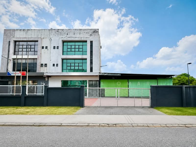 Factory for Rent in Bukit Jelutong (Shah Alam) - Nur Alia Omar - Exterior - PropertyGuru.com.my