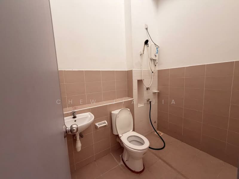 Rumah Teres 2 Tingkat untuk Disewa di Setia Tropika (Johor Bahru) - Chew Jia Jia - Bathroom - PropertyGuru.com.my