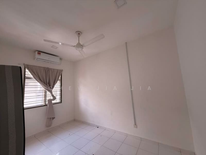 Rumah Teres 2 Tingkat untuk Disewa di Setia Tropika (Johor Bahru) - Chew Jia Jia - Bedroom - PropertyGuru.com.my