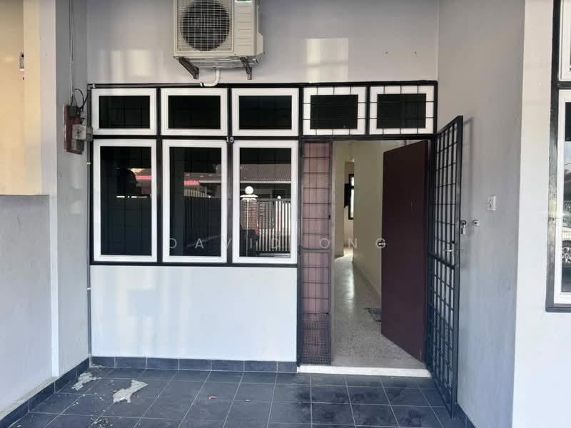 Rumah Teres 1-Tingkat untuk Dijual di Taman Daya (Johor Bahru) - David Ong - Entrance - PropertyGuru.com.my