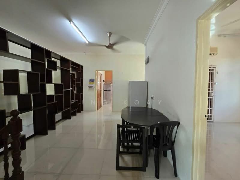Rumah Berkembar untuk Dijual di Taman Brown (Gelugor) - Ping Koay - Living Room - PropertyGuru.com.my