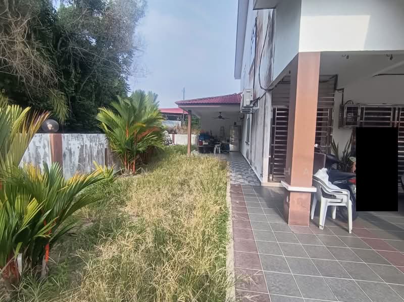 2-storey Terraced House for Sale in Lumut (Perak) - Cheong Sing Har - Exterior - PropertyGuru.com.my