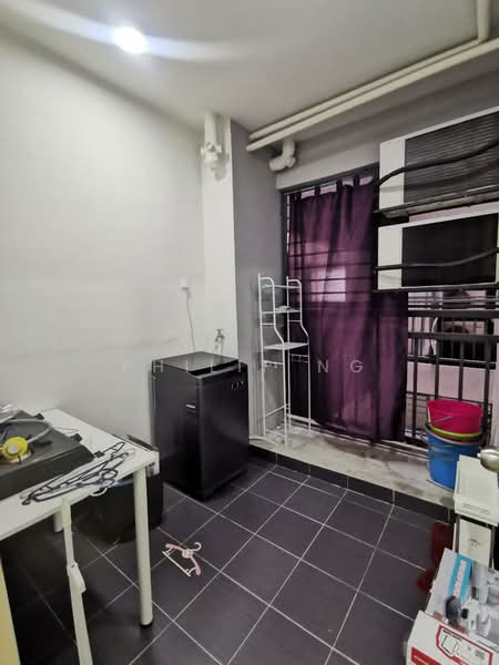 Servis Apartment untuk Dijual di Maxim Residences - Philip Ng - Balcony - PropertyGuru.com.my