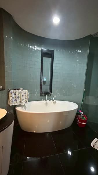 Service Residence for Sale at St Mary Residences - Evelyn Khoo - Bathroom - PropertyGuru.com.my