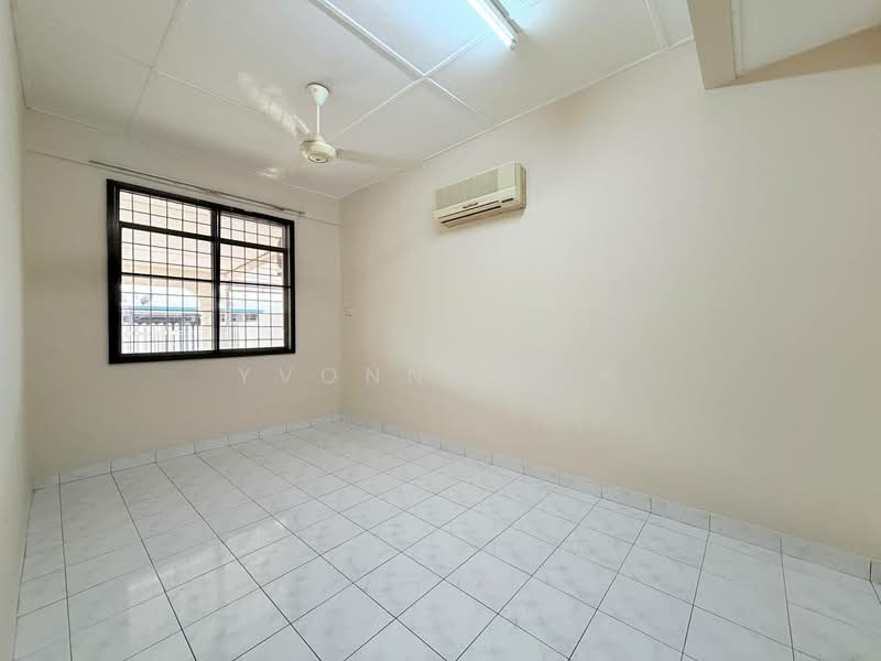 1-storey Terraced House for Sale in Taman Seri Baru (Kota Kinabalu) - Yvonne Sak - Interior - PropertyGuru.com.my
