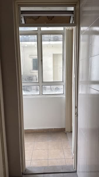 Servis Apartment untuk Disewa di Subang Olives Residence - Chris Choo - Balcony - PropertyGuru.com.my