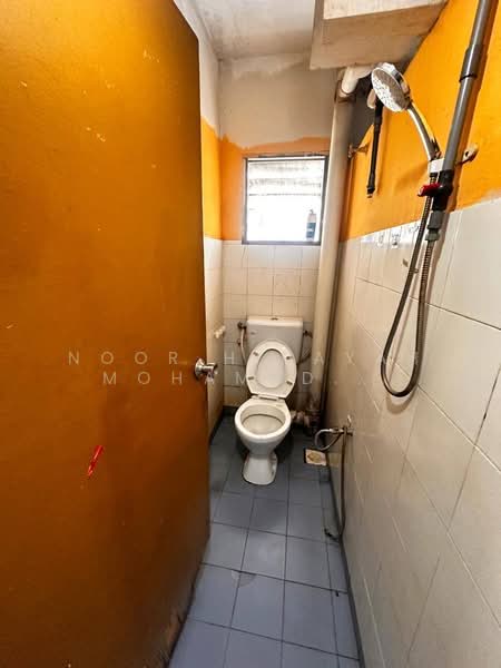 Pangsapuri untuk Dijual di Apartment Harmoni - Noor Hidayah Mohamad Noor - Bathroom - PropertyGuru.com.my