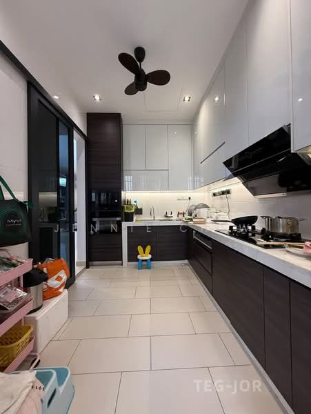 Semi-Detached House for Sale in Setia Alam (Selangor) - Jennie Chew - Kitchen - PropertyGuru.com.my